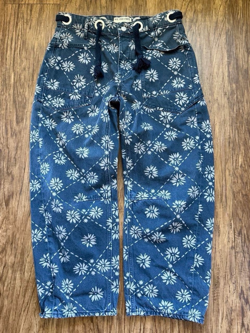 Free People We The Free Moxie Printed Low Slung Blue Barrel Jeans - Picture 2 of 8